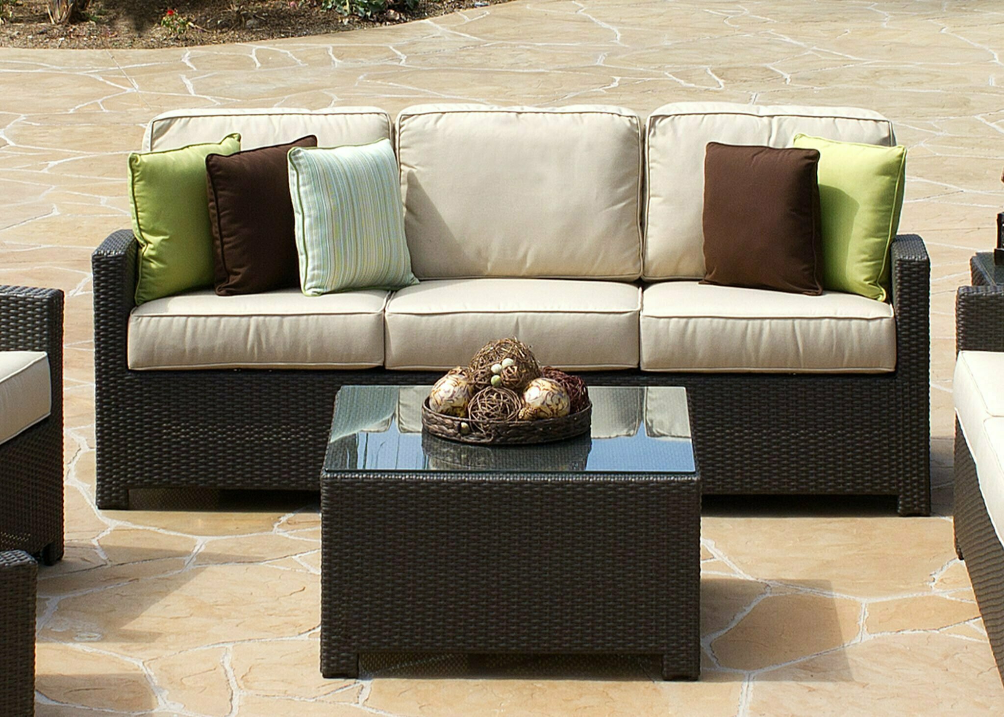 Bonita Collection - Sectional in Java With Table