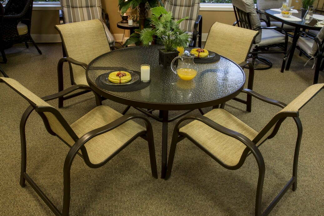 Alumium Collection - Kona Sling Dining Set