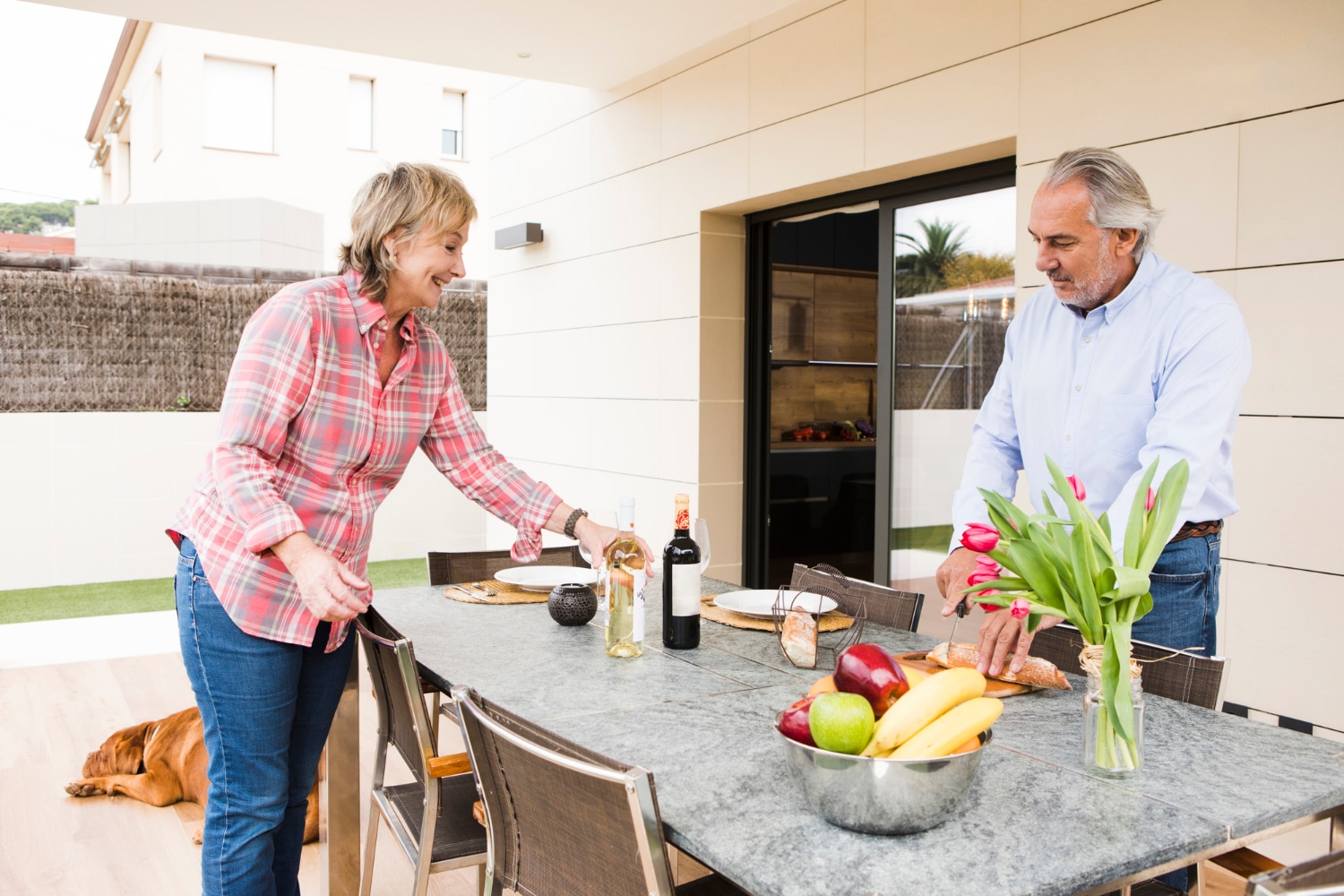 outdoor dining table