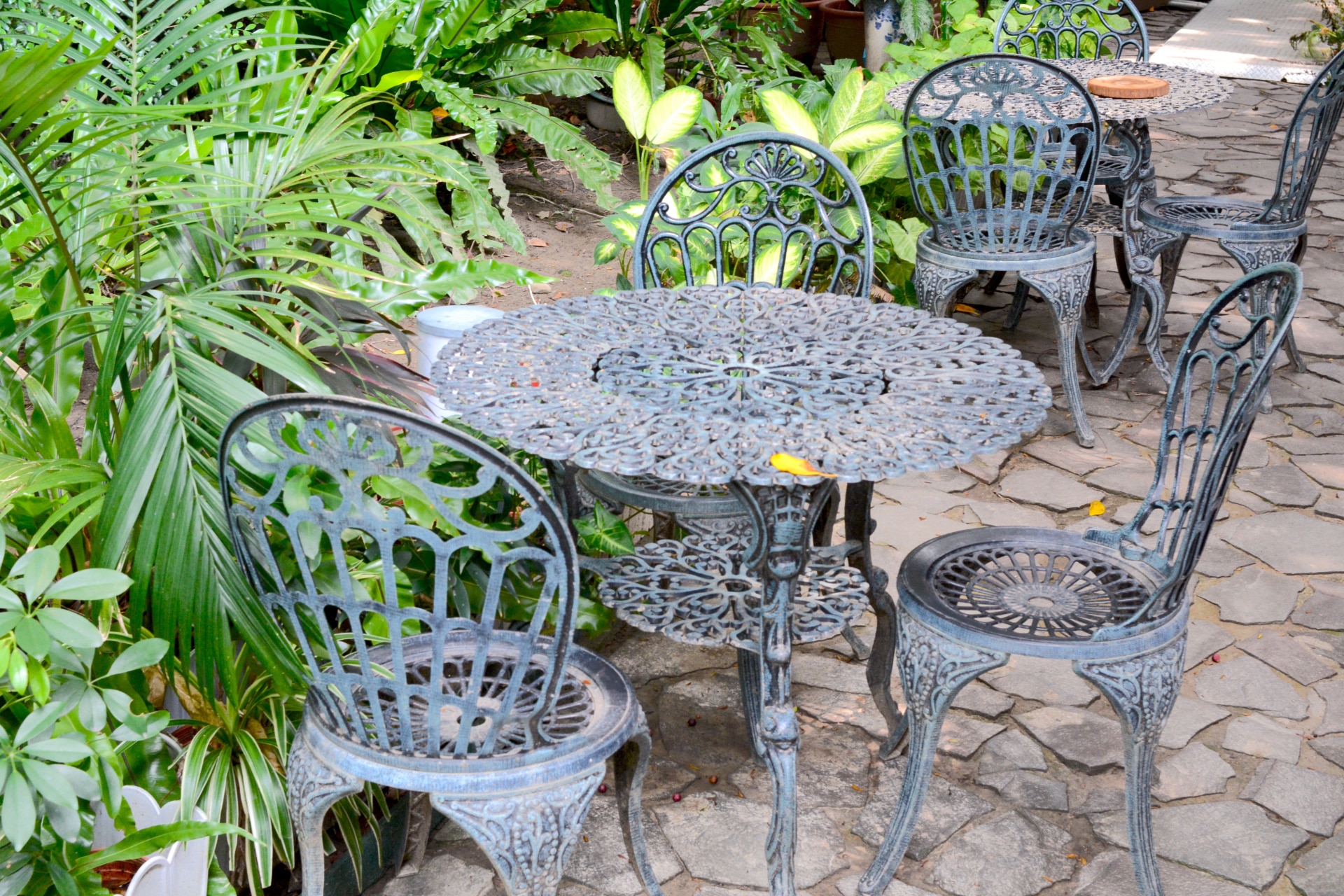 Why Cast Aluminum Furniture Is Perfect for Palm Beach Homes: Coastal Style Meets Durability