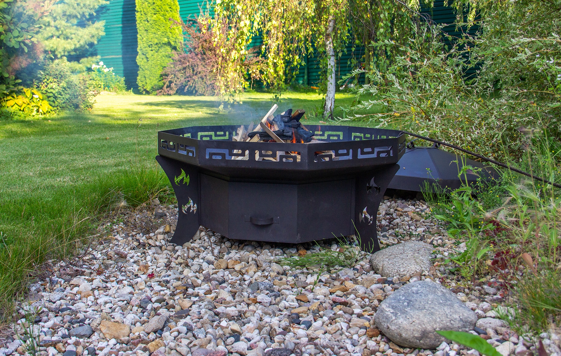 Aluminum Fire Table vs Fire Pit: Which Is Best for Your Outdoor Space?